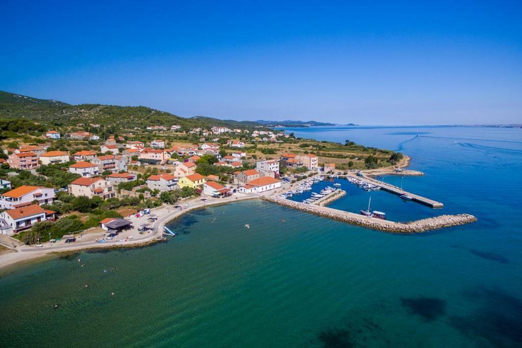 Apartmani Vila Karla, Dobropoljana, Otok Pasman 外观 照片